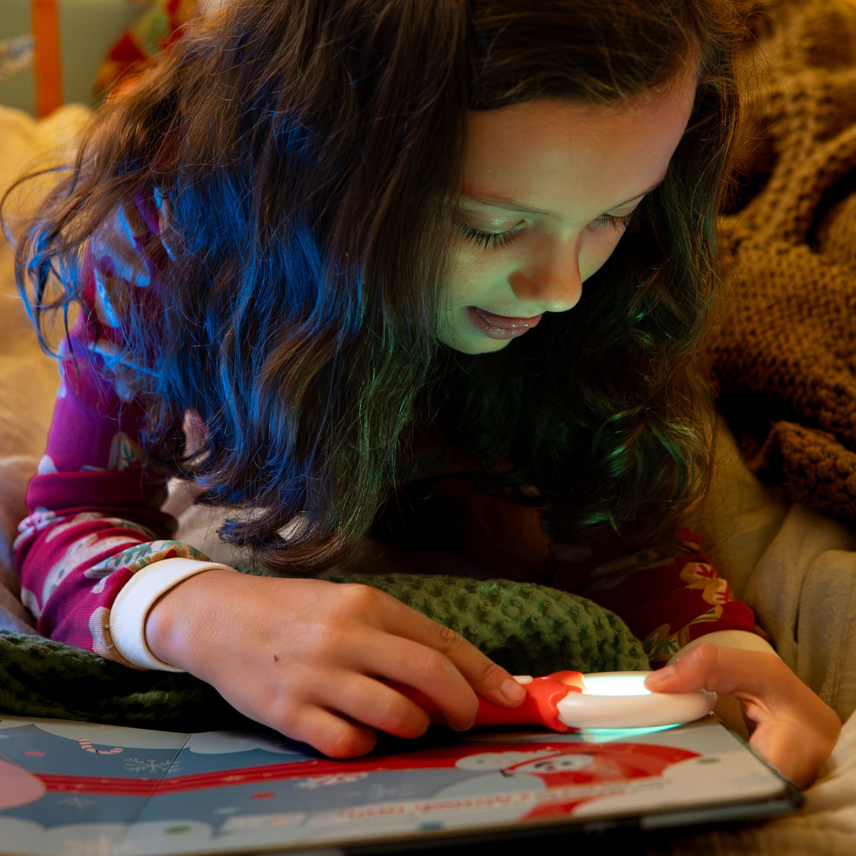 Light-Up Library™ - Seek and Find with Scoops the Snow Pal