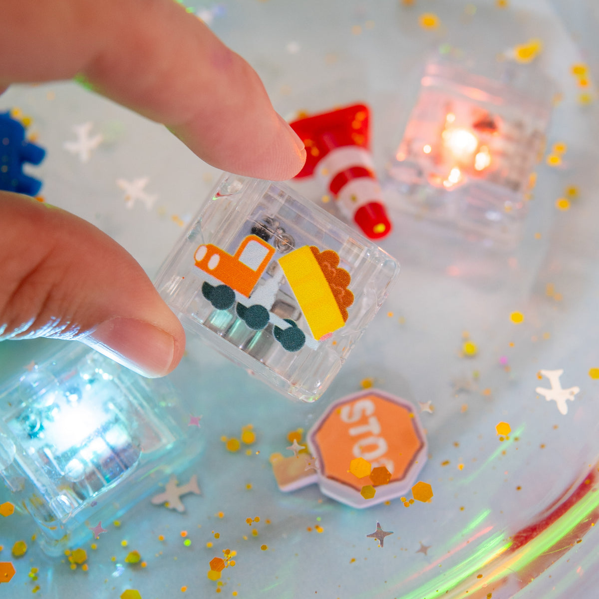 Auto Light-Up Cubes 6-Pack