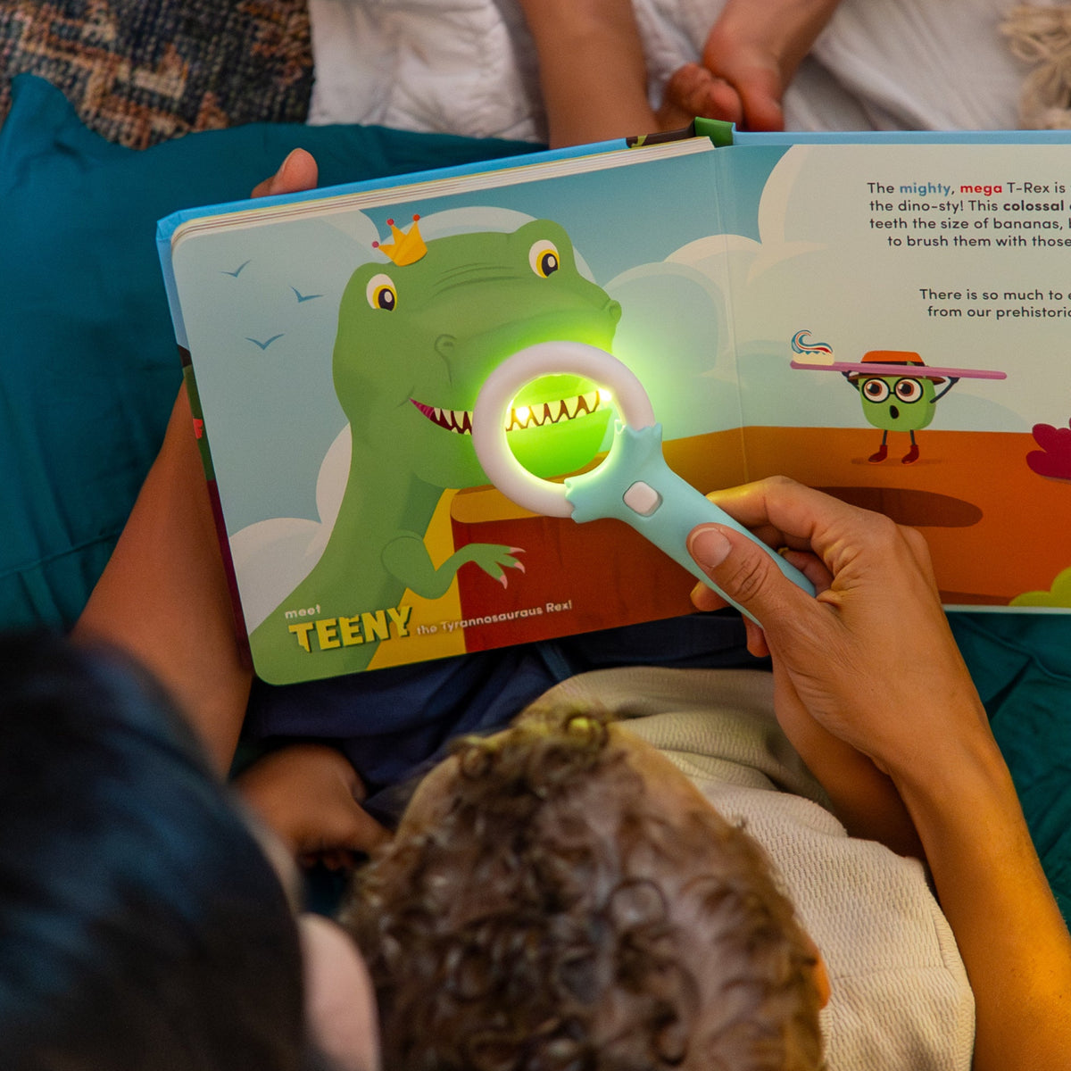 Light-Up Library™ - Pippa's Prehistoric Pals