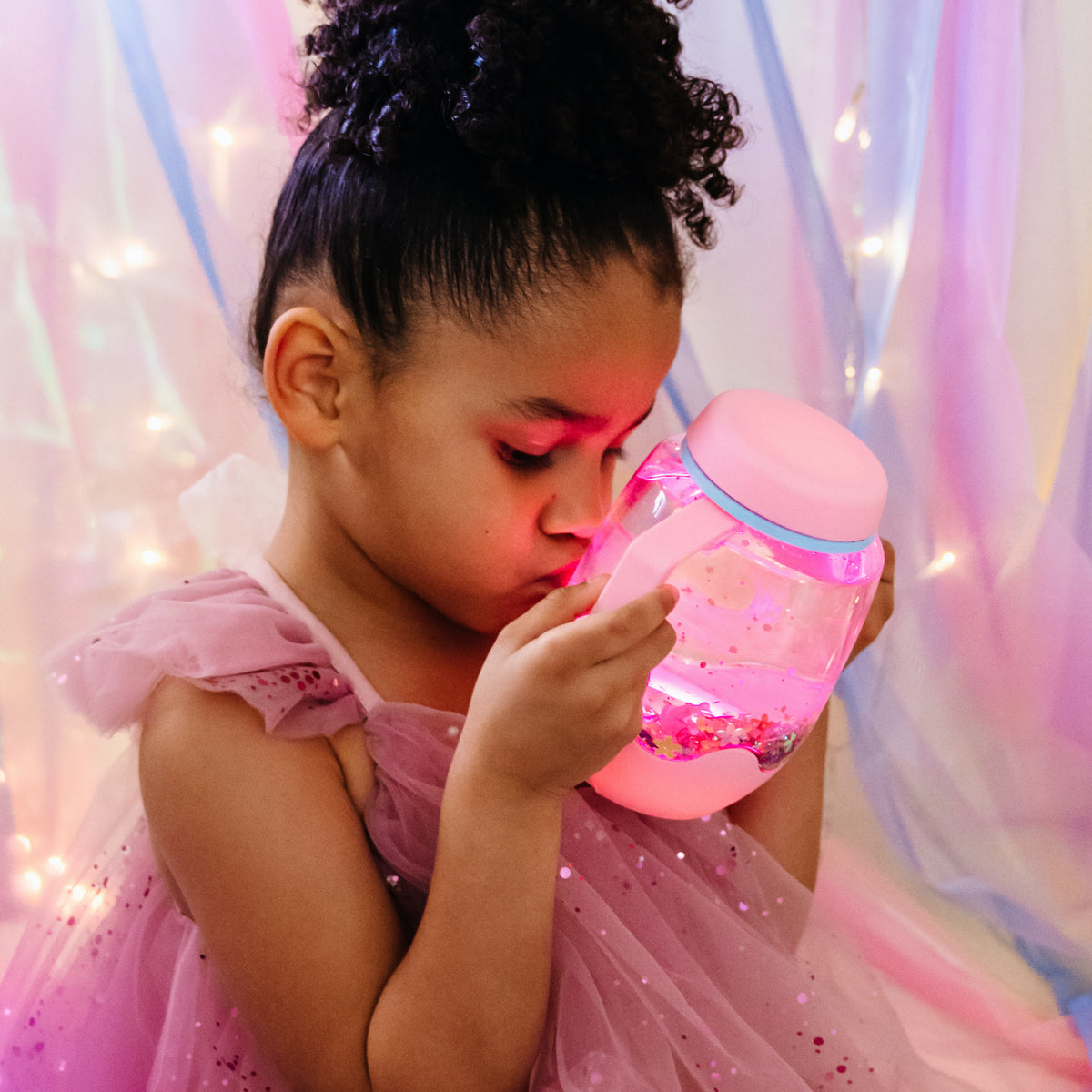 [Bubblegum] Bubblegum jar glowing at play
