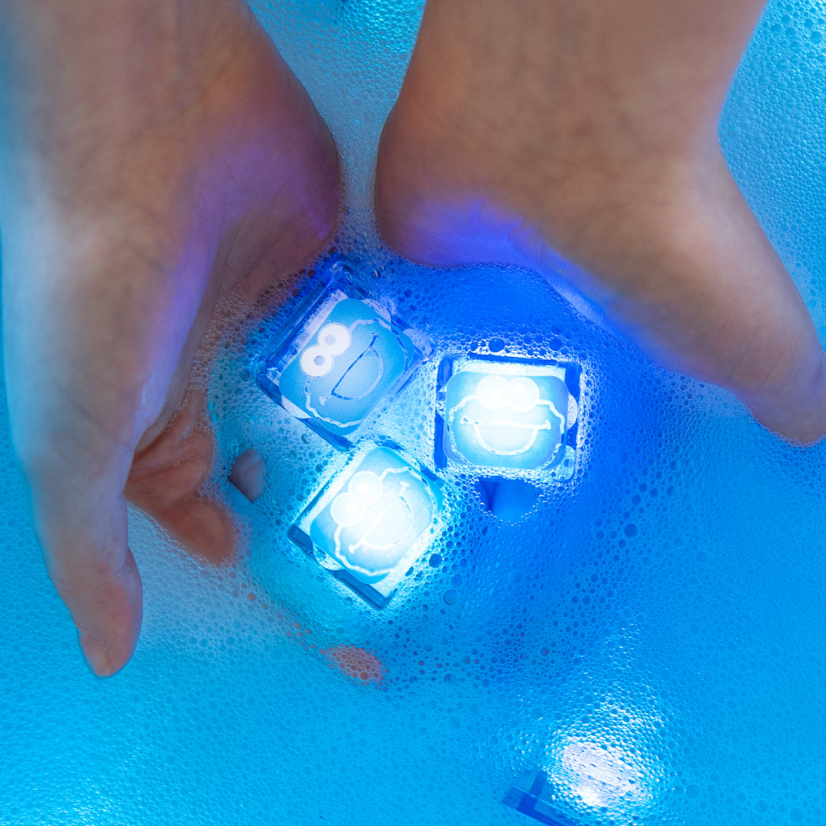 [Cookie Monster] Cookie Monster cubes glowing blue